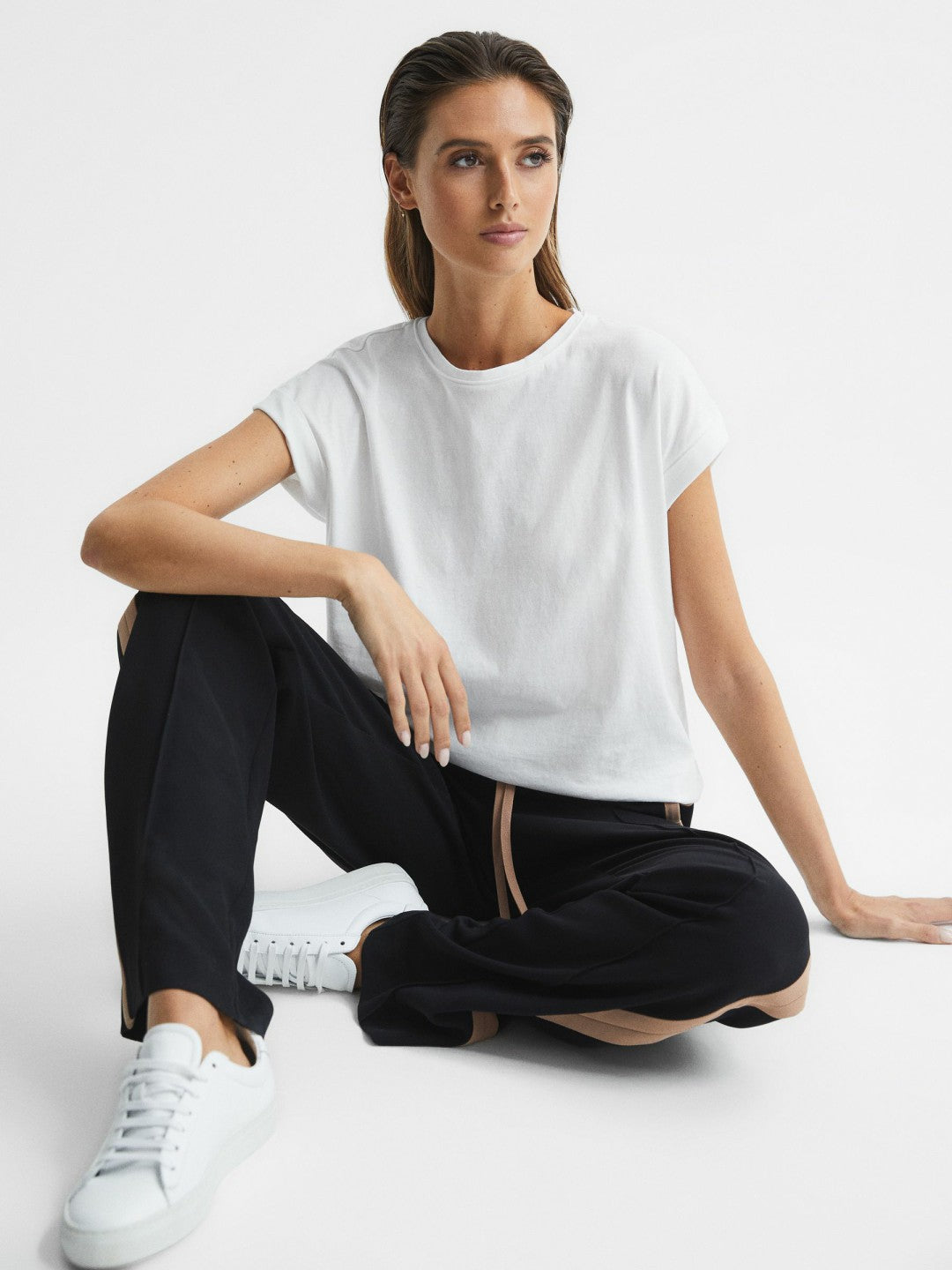 Reiss Affordable - Cotton-Jersey Crew Neck T-Shirt in White