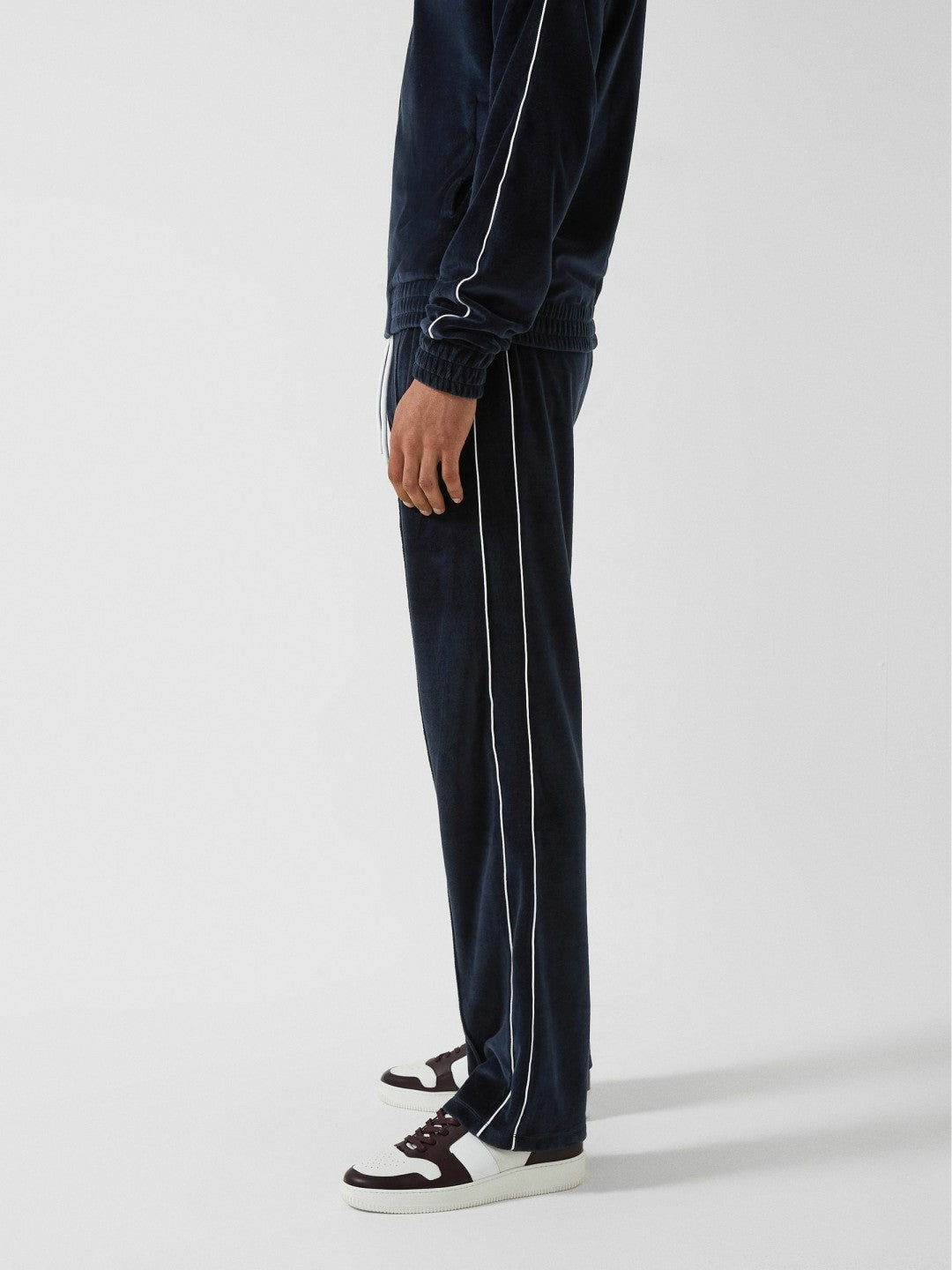 Reiss Best Seller - Velour Jogger With Piping in Navy