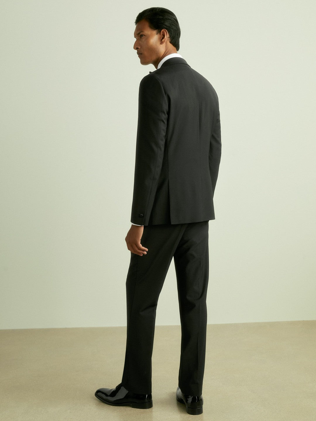 Reiss Regular Fit Single Breasted Tuxedo Jacket in Black