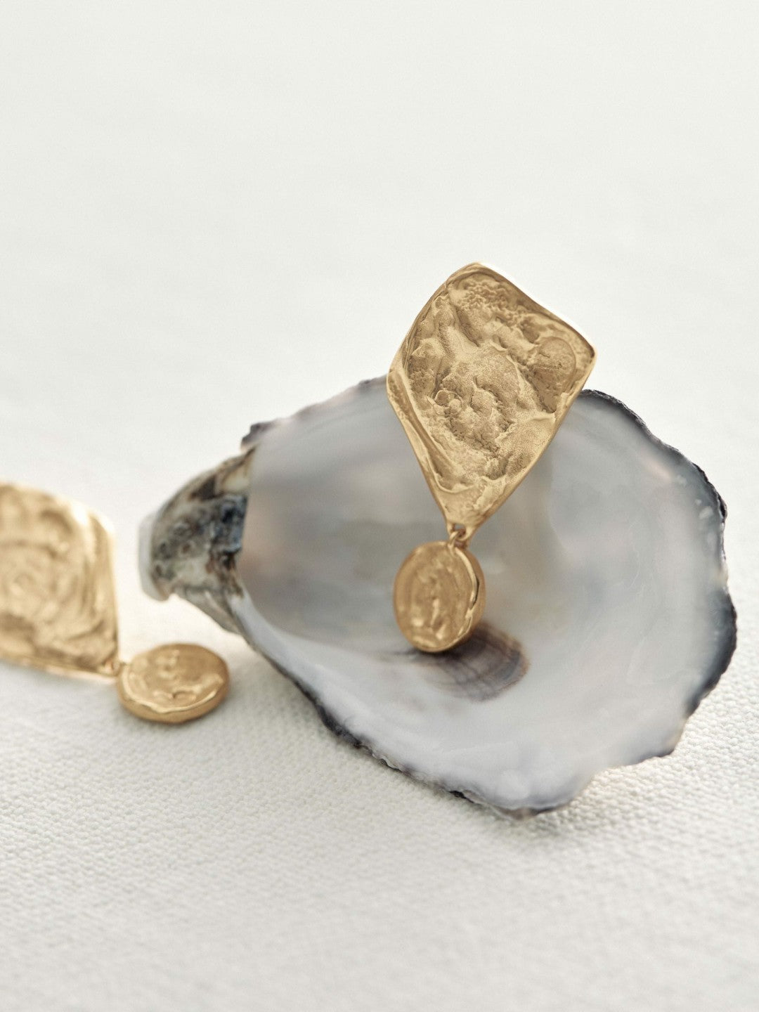 Reiss Molten Large Drop Earrings in Gold Tone