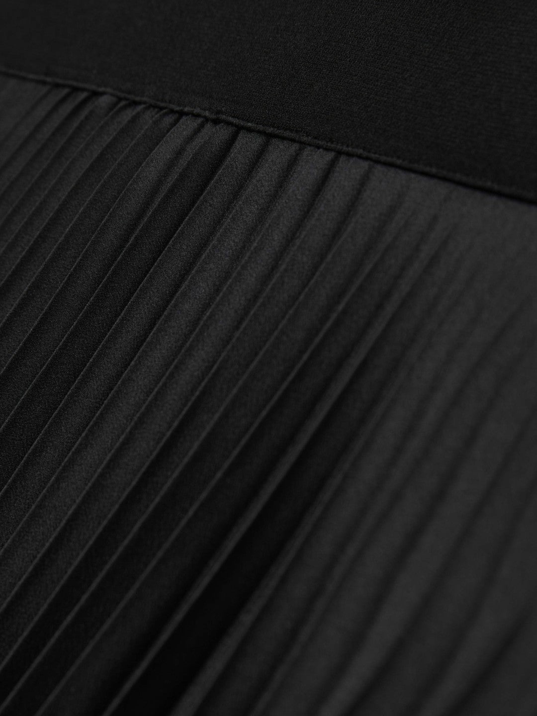 Reiss Pleated Midi Skirt in Black