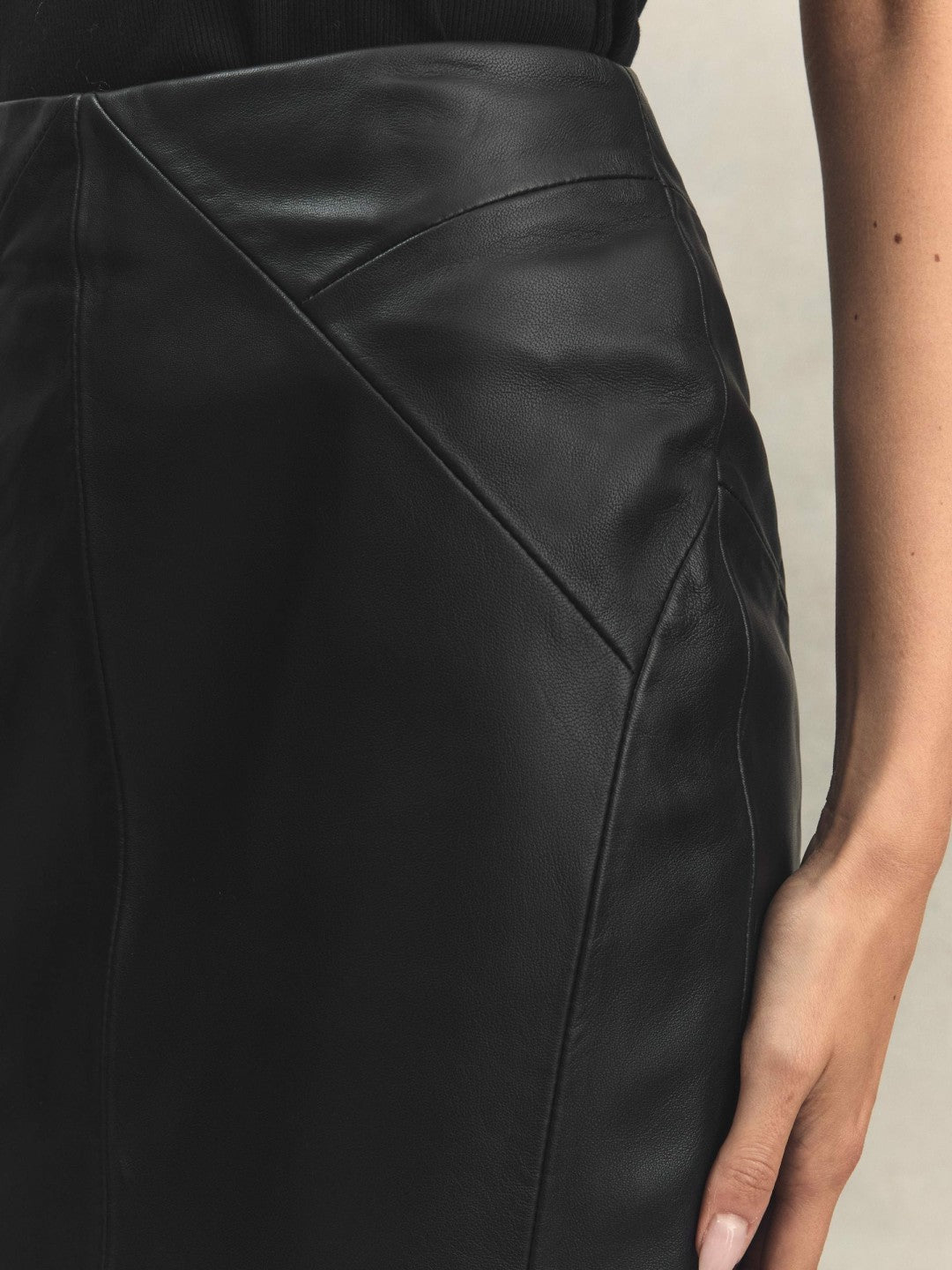 Reiss Deal - Leather High Rise Midi Skirt in Black