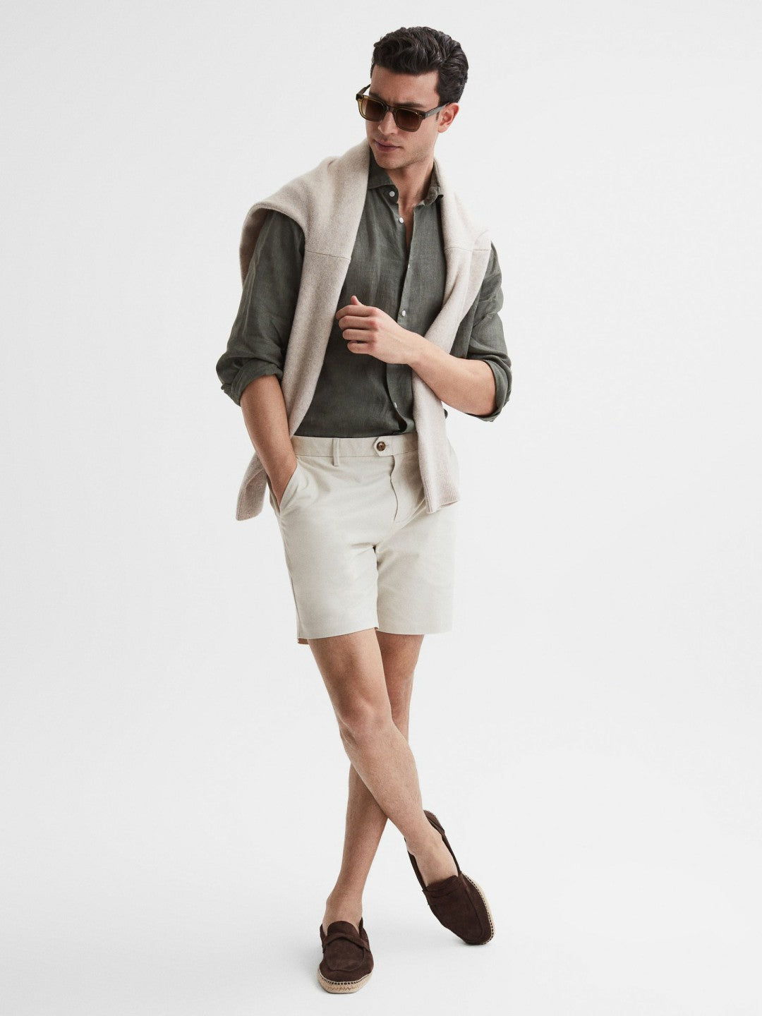 Reiss Short Length Casual Chino Shorts in Chalk