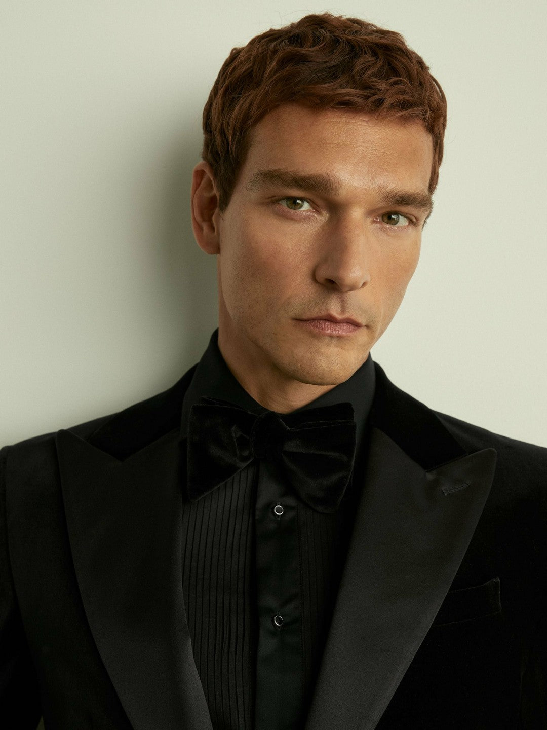 Reiss Sale - Velvet Bow Tie in Black