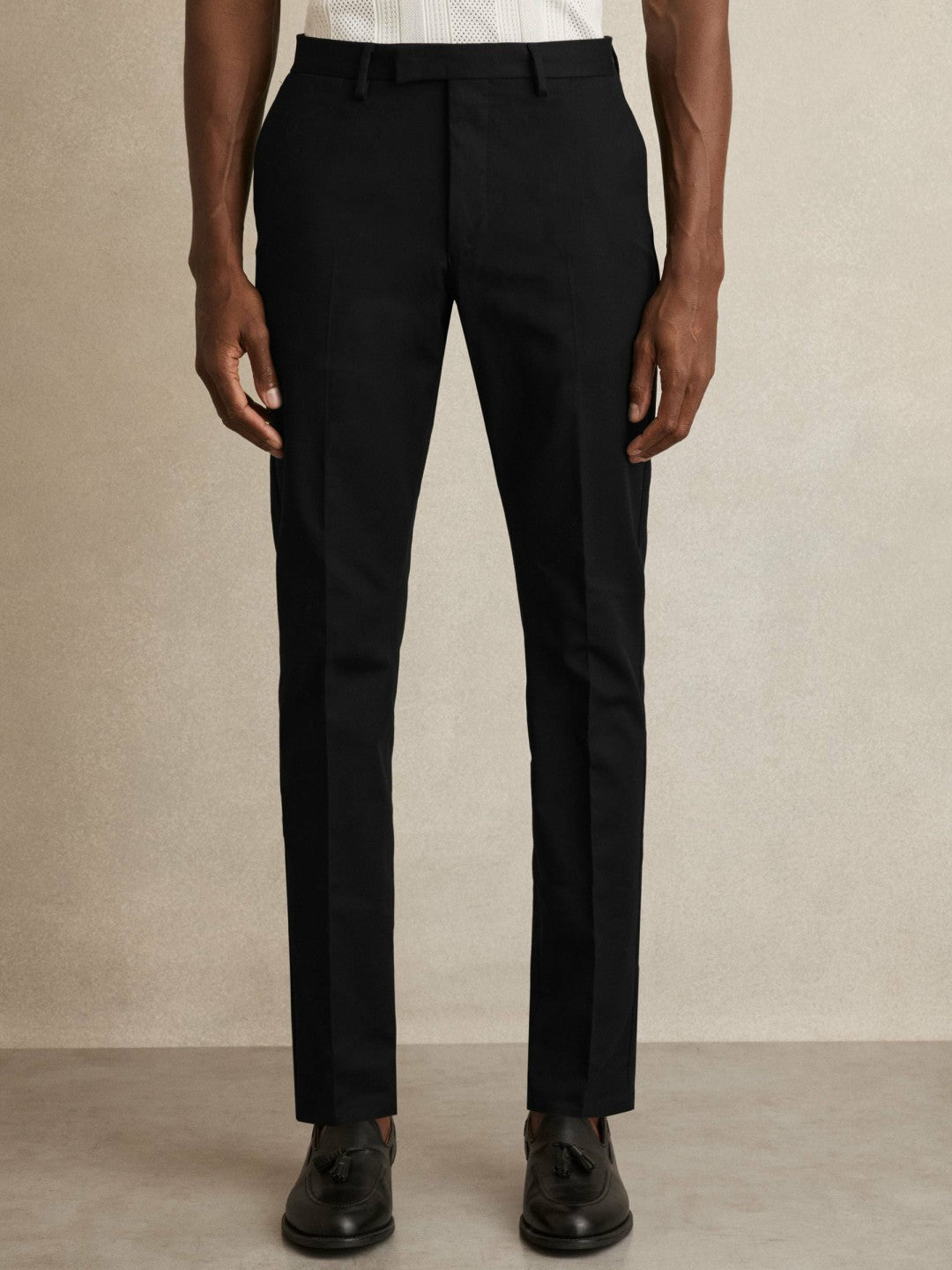 Reiss Deal - Slim Fit Cotton Blend Chinos in Black