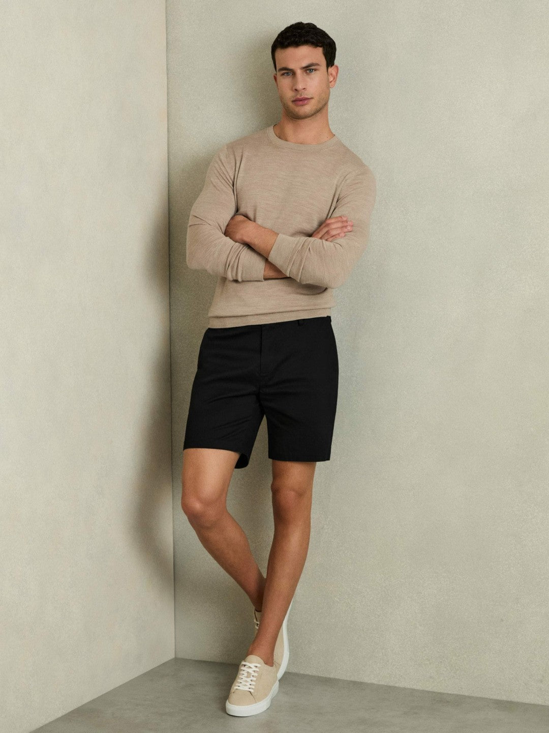 Reiss Offer - Short Length Casual Chino Shorts in Black