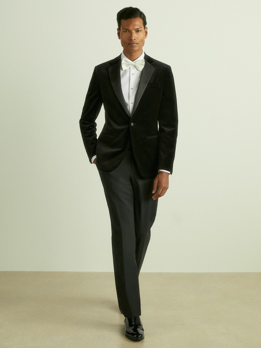 Reiss Best Seller - Velvet Single Breasted Slim Fit Jacket in Black