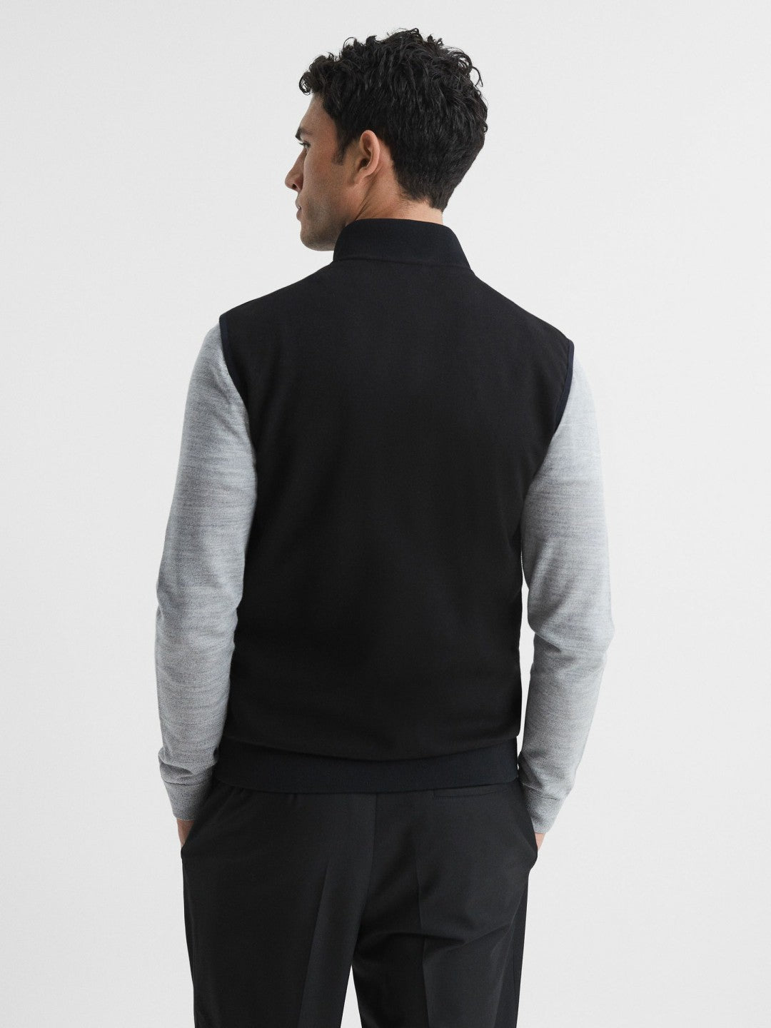 Reiss Popular Choice - Hybrid Quilted Gilet in Black