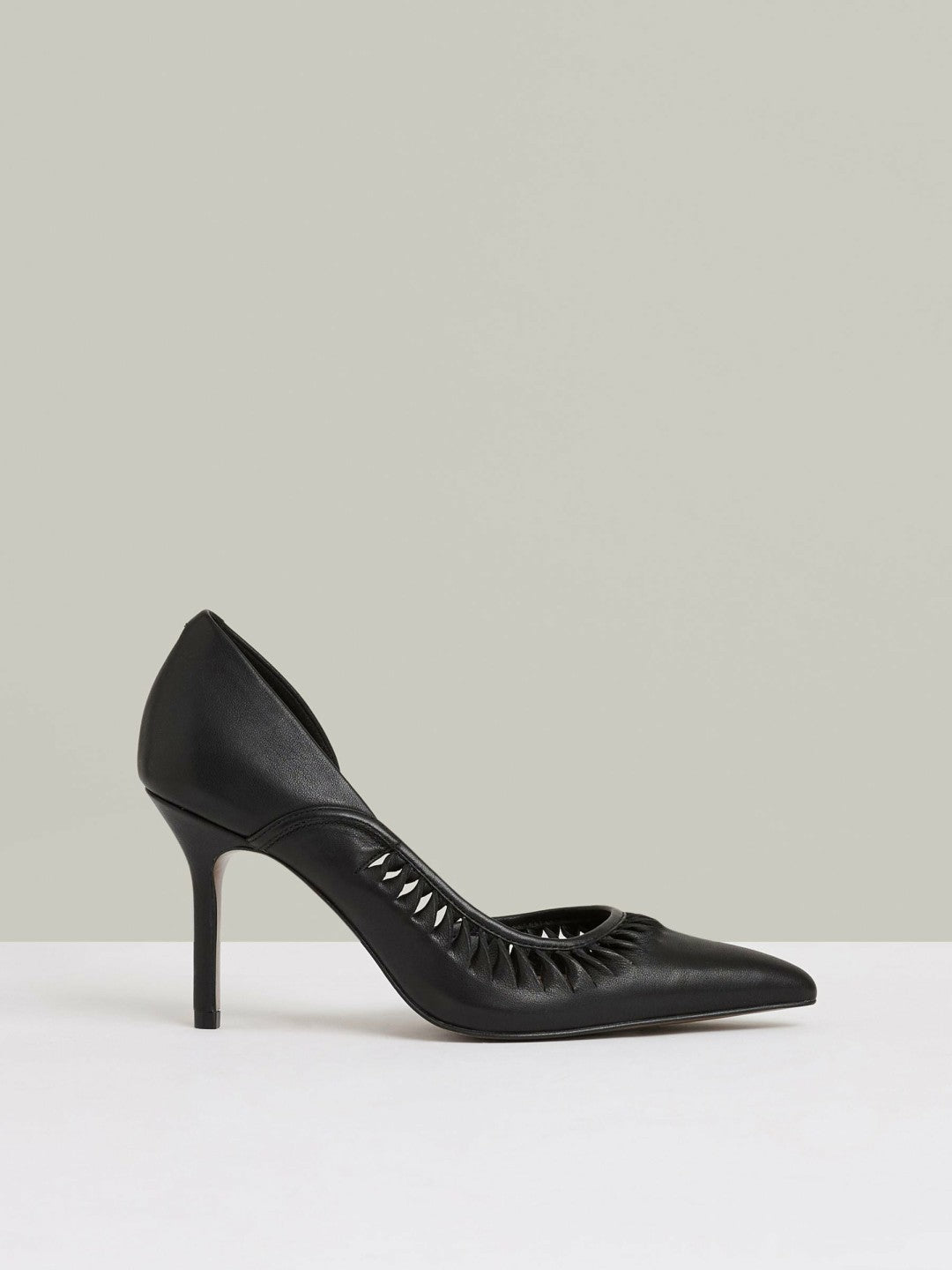 Reiss Best Seller - Leather Twist Detail Court Shoes in Black