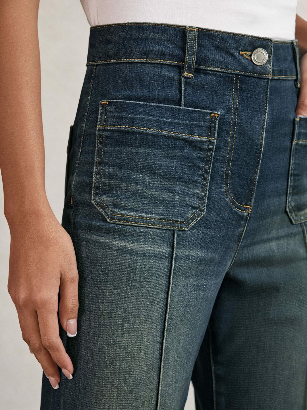 Reiss Popular Choice - Petite Patch-Pocket Flared Jeans in Mid Blue