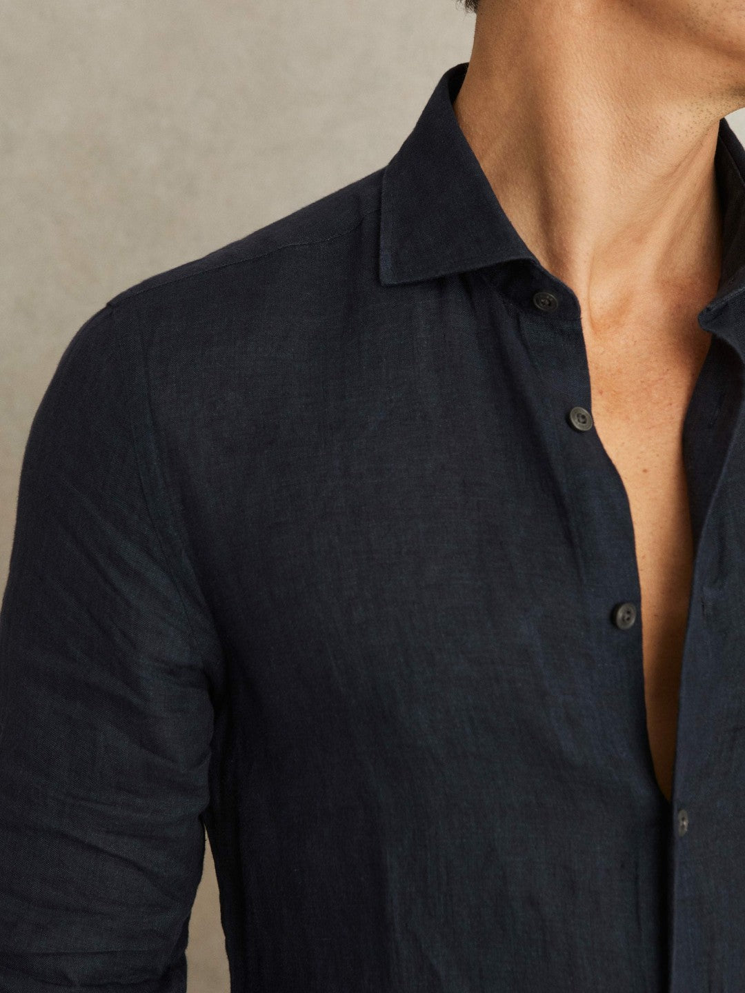 Reiss Value - Linen Button-Through Shirt in Navy