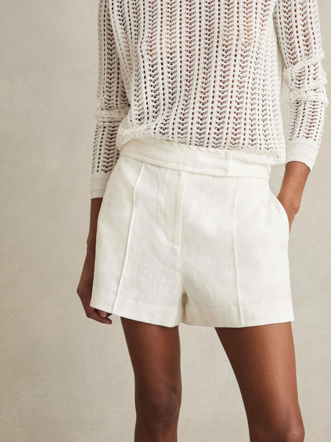 Reiss Popular Choice - Linen Whipstitch Shorts in White