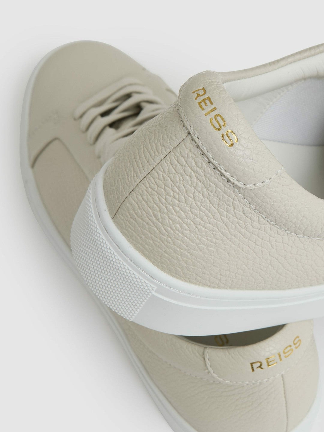 Reiss Deal - Tumbled-Leather Low-Top Trainers in Off White