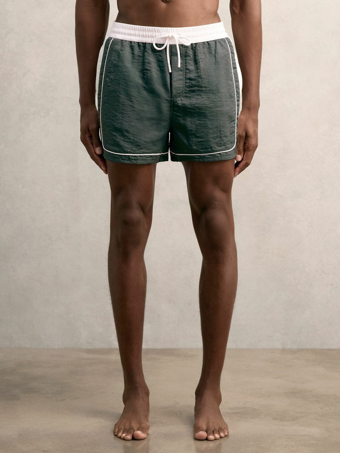 Reiss Offer - Colour-Block Piped-Trim Swim Shorts in Dark Green/White