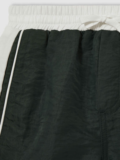 Reiss Deal - 9-13 yrs Colour-Block Piped Swim Shorts in Green/White