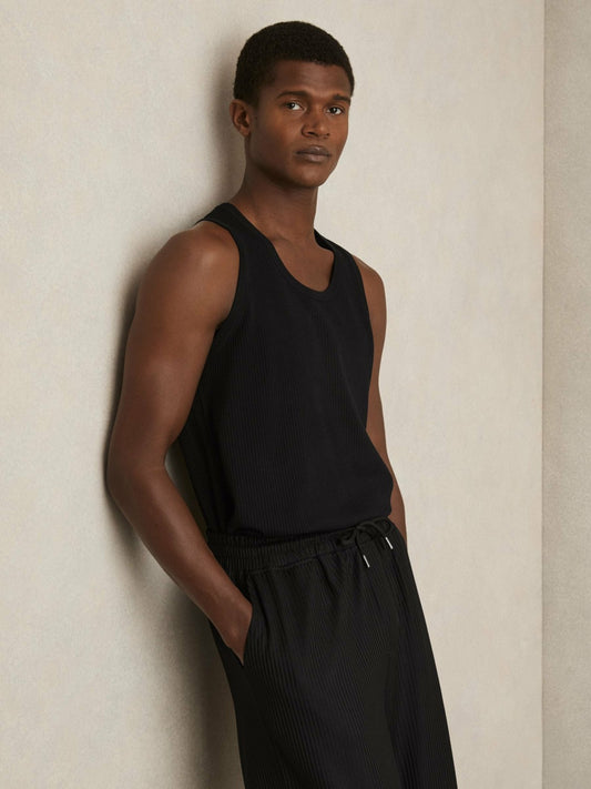 Reiss Savings - Textured Crew Neck Ribbed Vest in Black