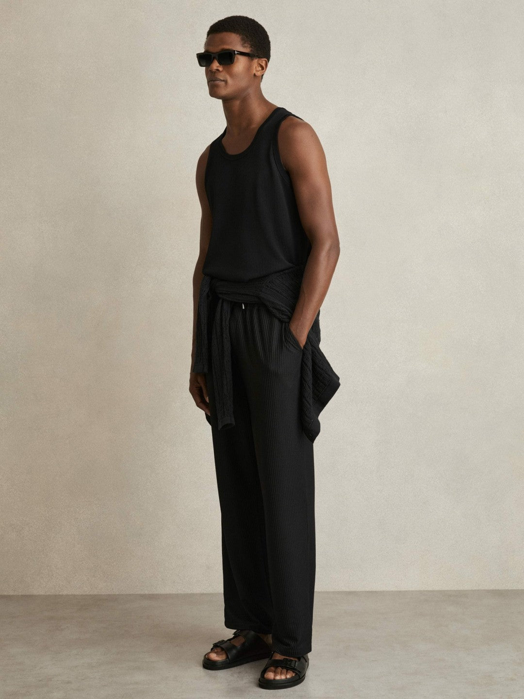 Reiss Savings - Textured Crew Neck Ribbed Vest in Black
