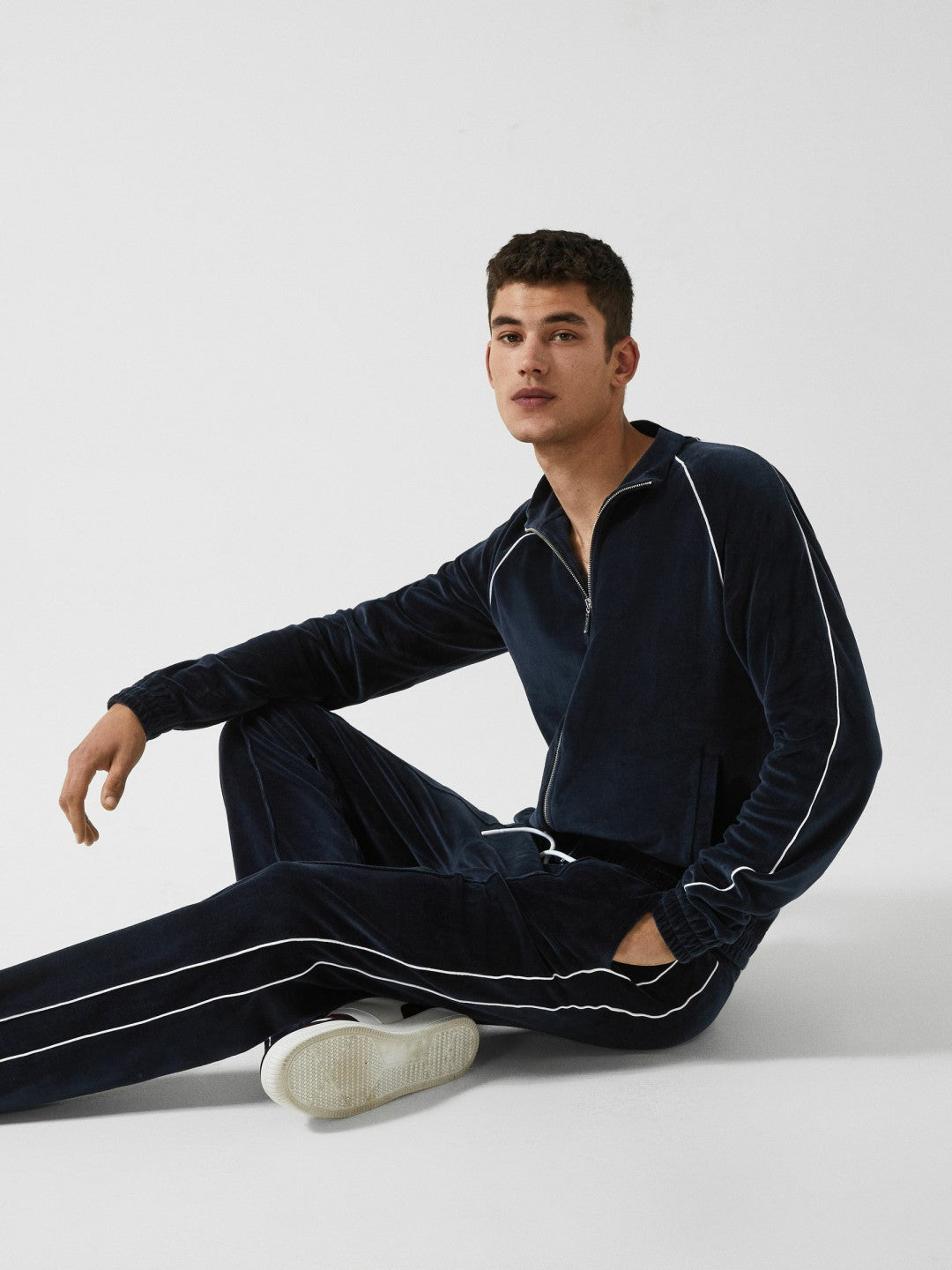 Reiss Best Seller - Velour Jogger With Piping in Navy