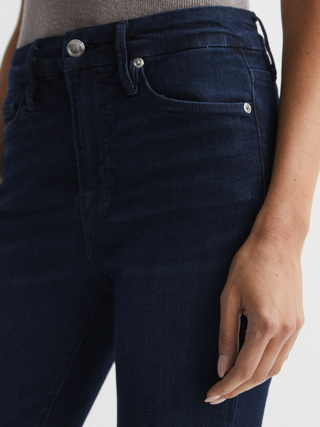 Reiss Value - Good American Sculpting Skinny Jeans in Mid Blue