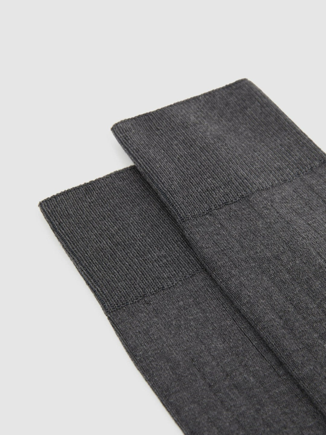 Reiss Value - Ribbed Socks in Charcoal