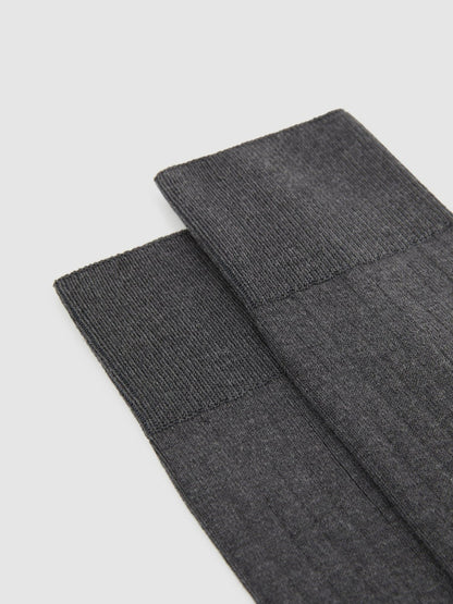 Reiss Value - Ribbed Socks in Charcoal