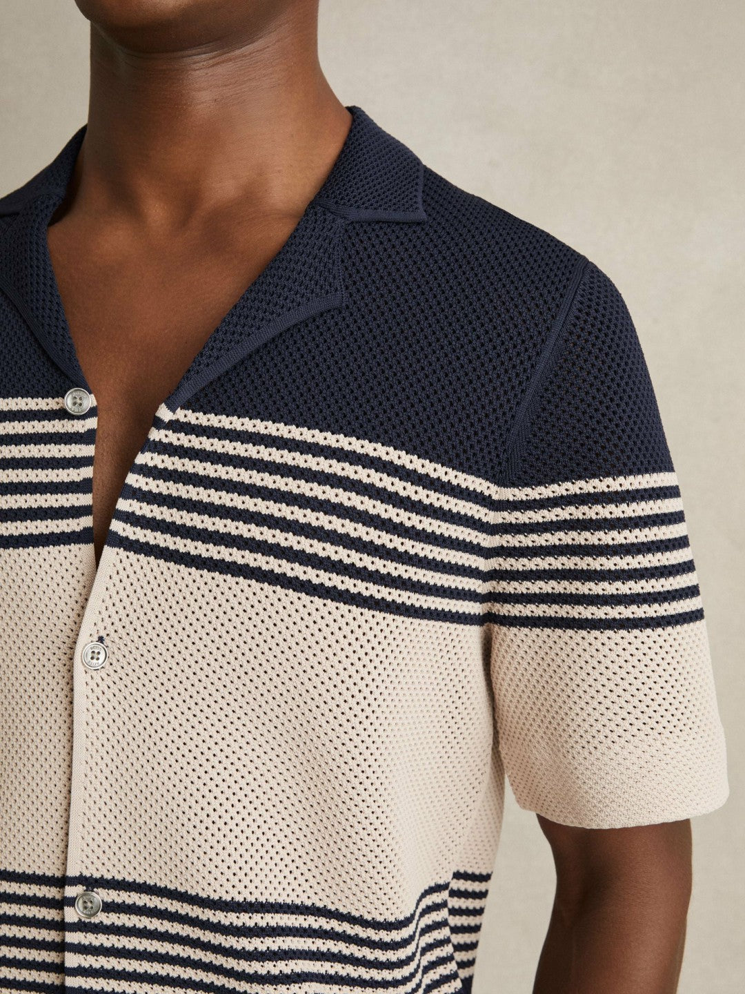 Reiss Deal - Stripe Textured-Knit Cuban-Collar Shirt in Navy/Stone