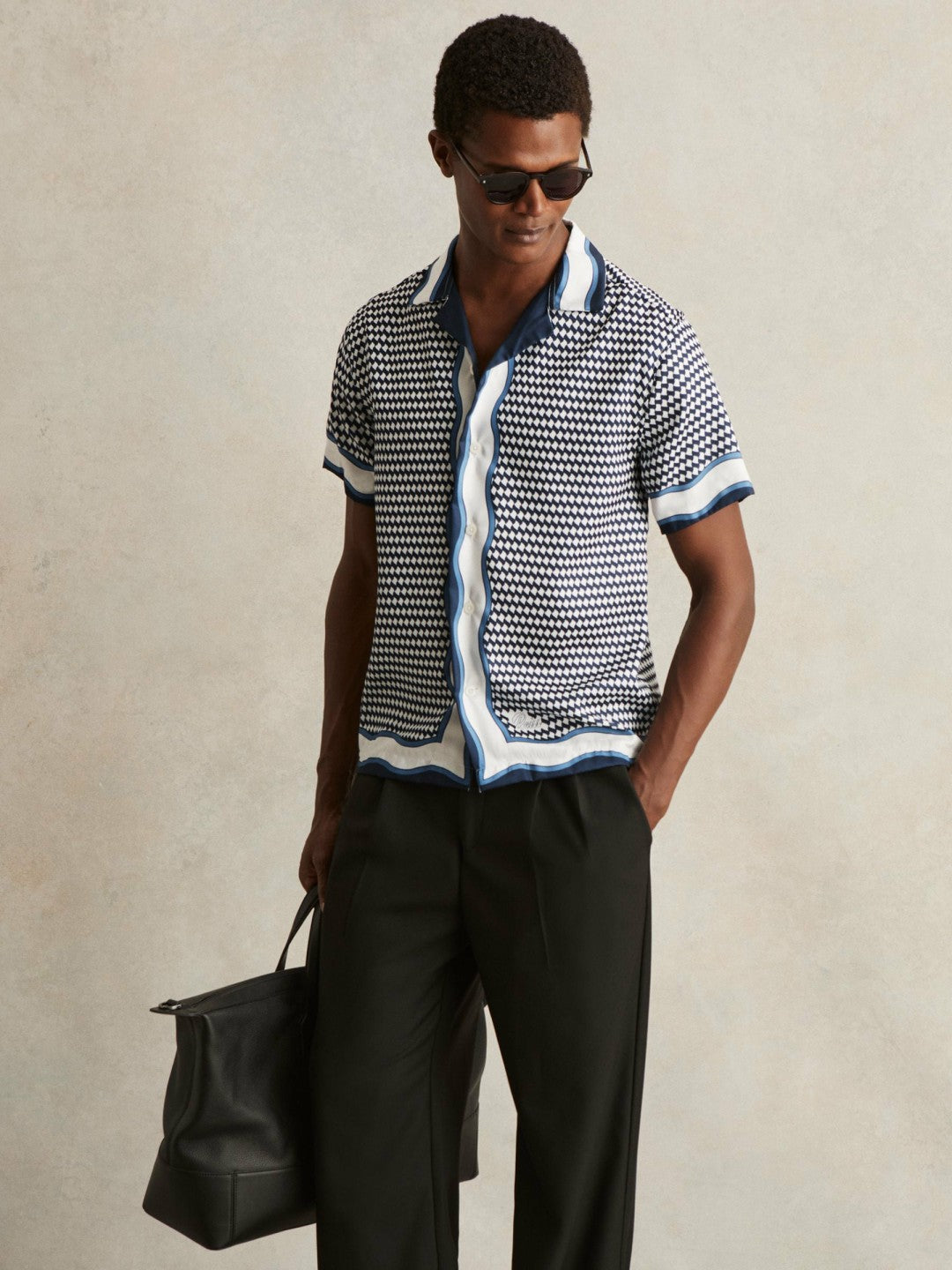 Reiss Affordable - Geometric-Print Cuban-Collar Shirt in White/Navy