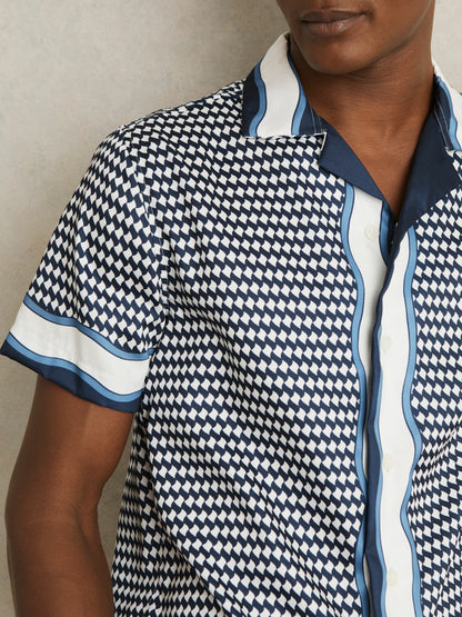 Reiss Affordable - Geometric-Print Cuban-Collar Shirt in White/Navy