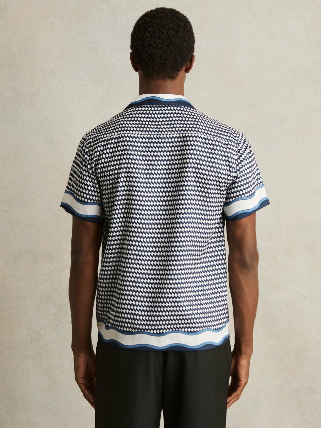 Reiss Affordable - Geometric-Print Cuban-Collar Shirt in White/Navy