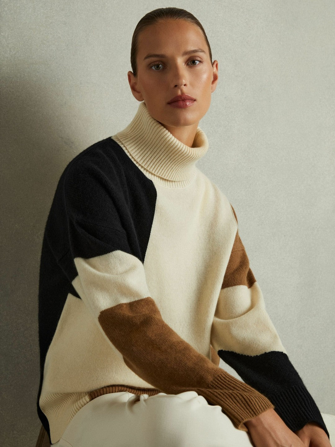 Reiss Affordable - Wool-Cashmere Colourblock-Intarsia Jumper in Cream/Brown