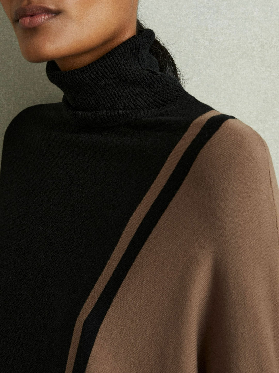 Reiss Offer - Colourblock Roll Neck Split Hem Jumper in Black/Mink