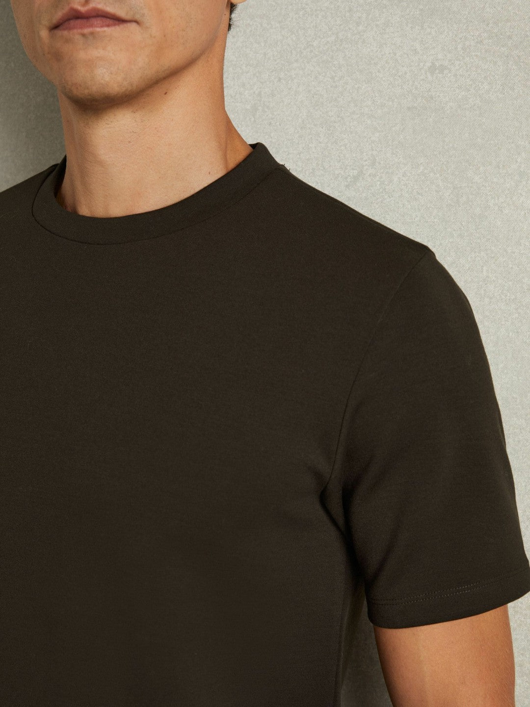 Reiss Interlock Jersey Crew Neck T-Shirt in Chocolate Brown