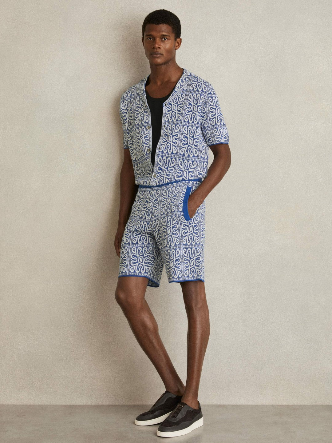 Reiss Best Seller - Tile Pattern Knit Shorts in Blue/White
