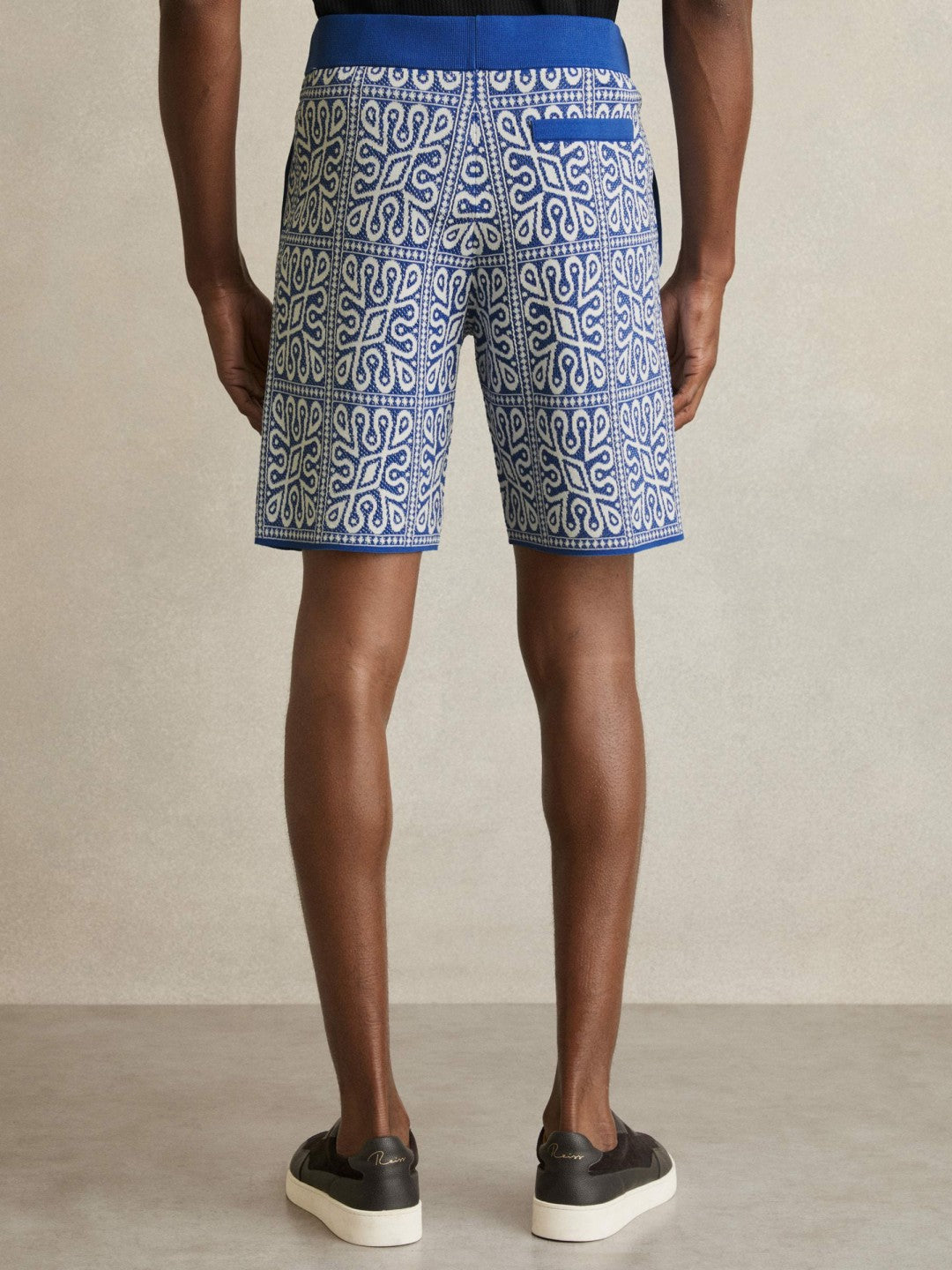 Reiss Best Seller - Tile Pattern Knit Shorts in Blue/White