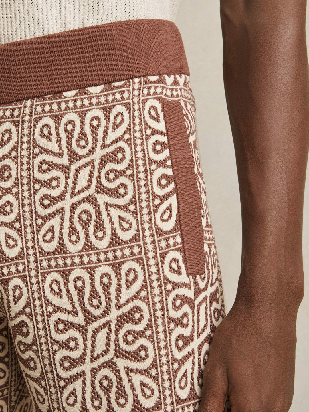 Reiss Sale - Tile Pattern Knit Shorts in Brown/White