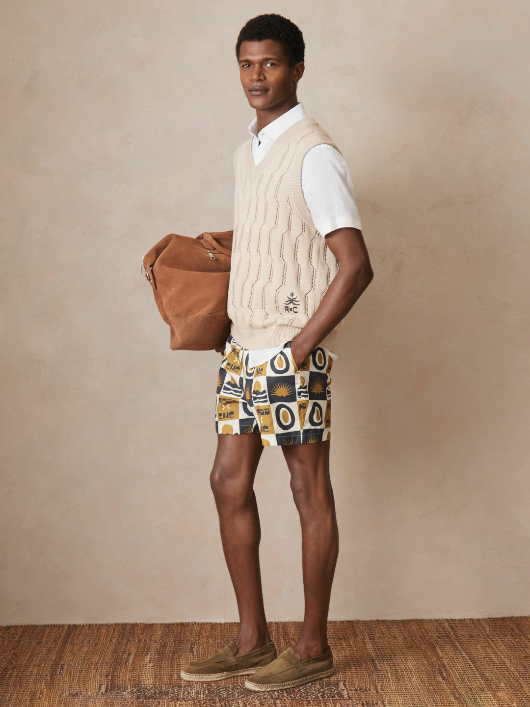 Reiss Popular Choice - | Ché Sunset-Print Swim Shorts in Olive Green
