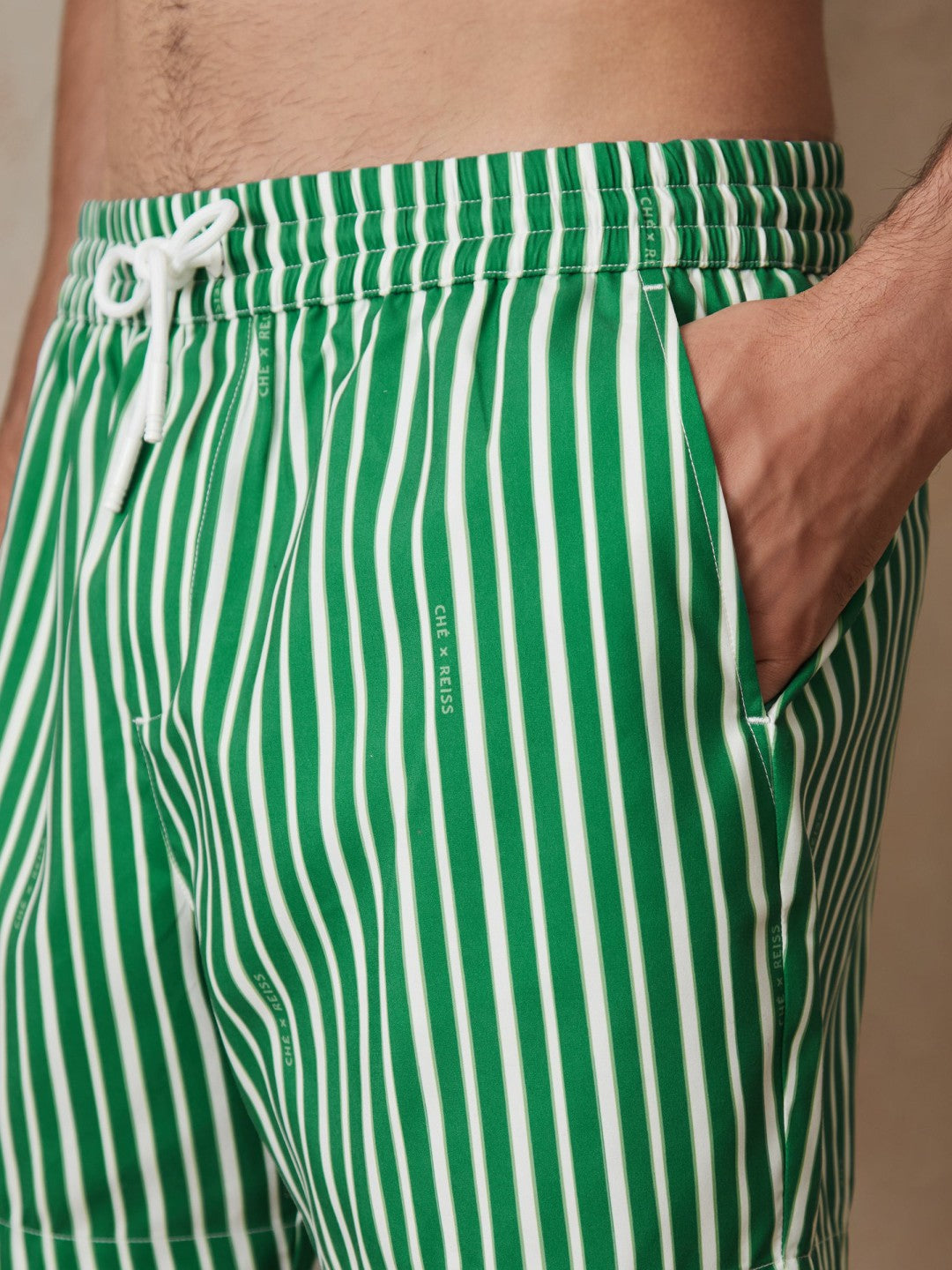 Reiss Popular Choice - | Ché Stripe Swim Shorts in Green/White