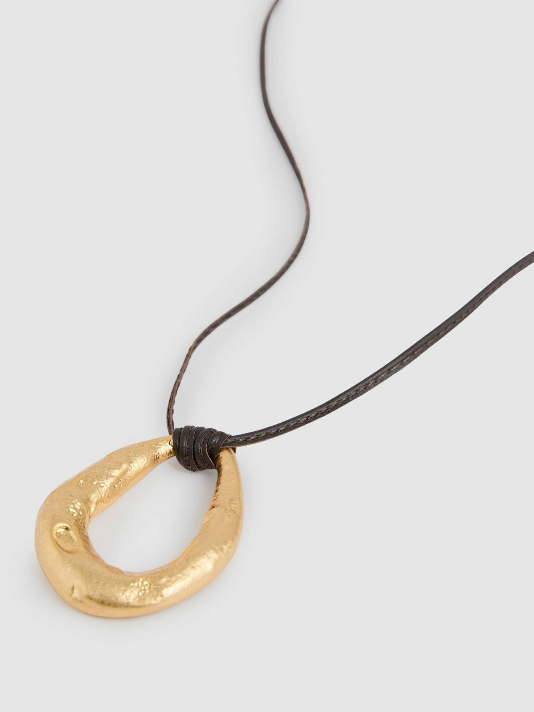 Reiss Popular Choice - Molten Link Pendant Necklace in Gold Tone