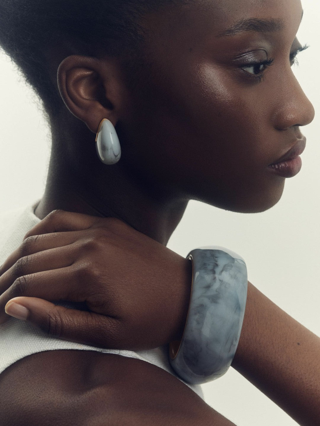 Reiss Affordable - Curve Marble Bangle in Gold Tone
