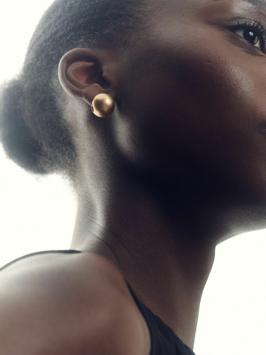 Reiss Value - Polished Ball Huggie Earrings in Gold