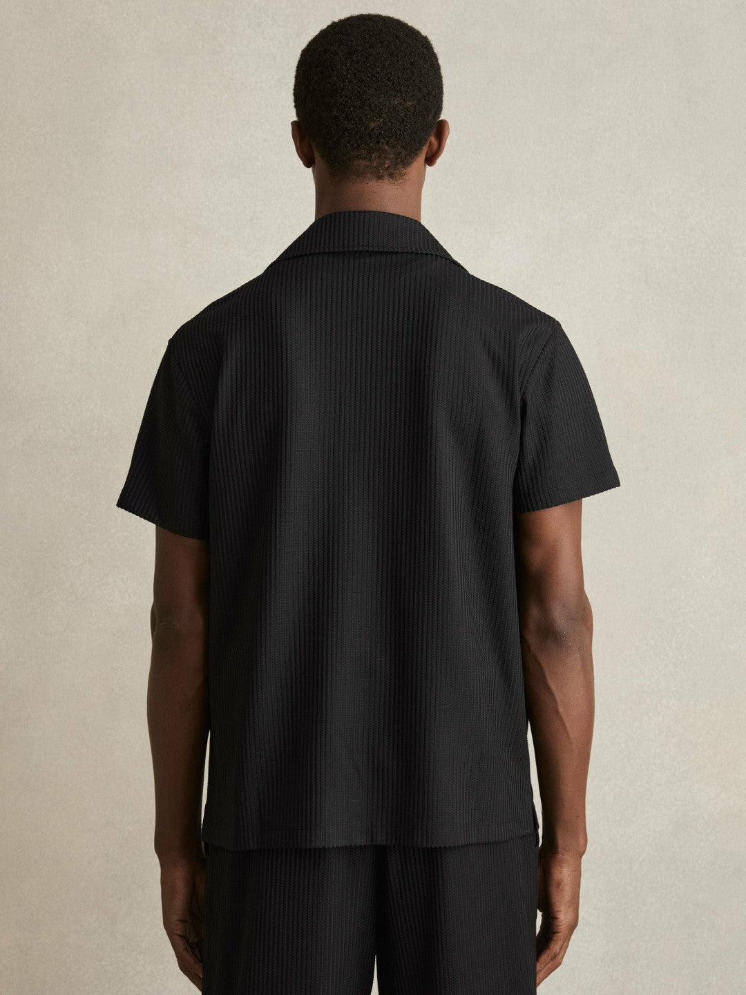 Reiss Deal - Textured-Knit Cuban-Collar Shirt in Black
