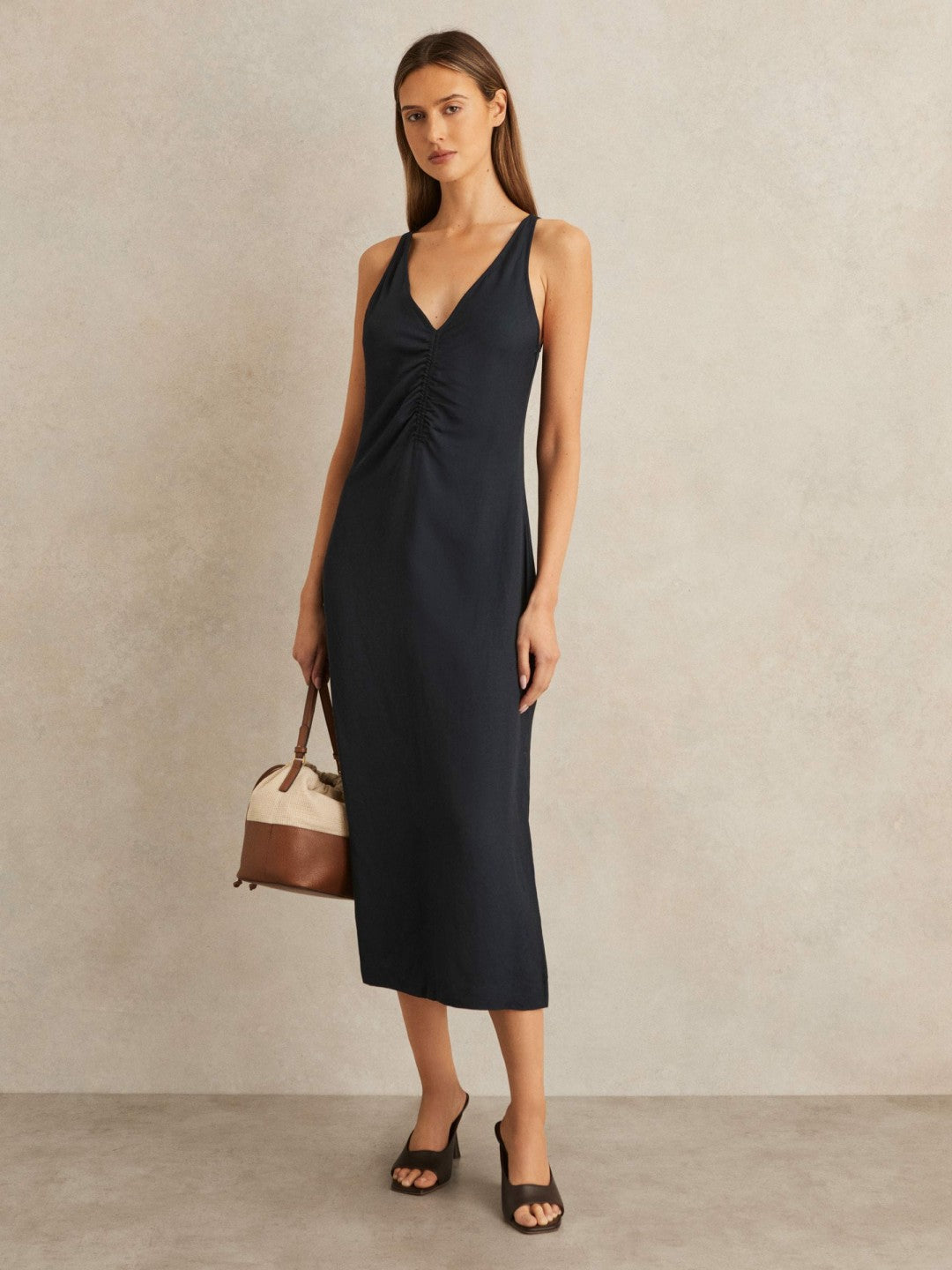 Reiss Ruched Sleeveless Midi Dress With Linen in Navy