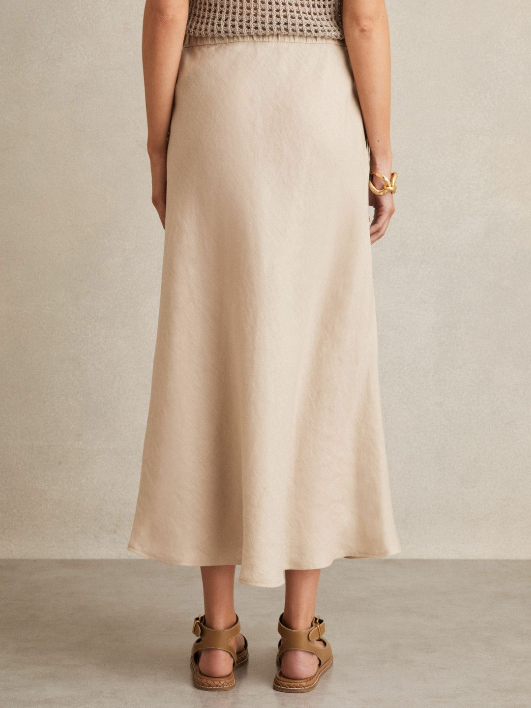Reiss Value - Slip Midi Skirt in Neutral