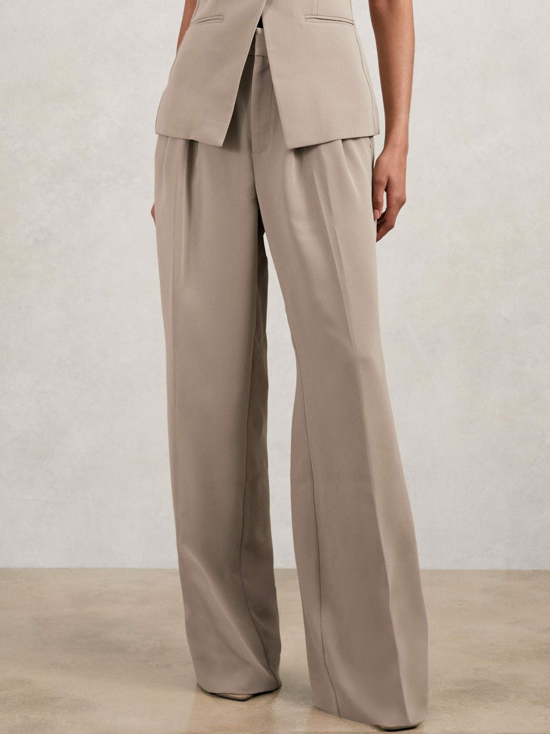 Reiss Offer - Good American Tailored Trousers in Beige