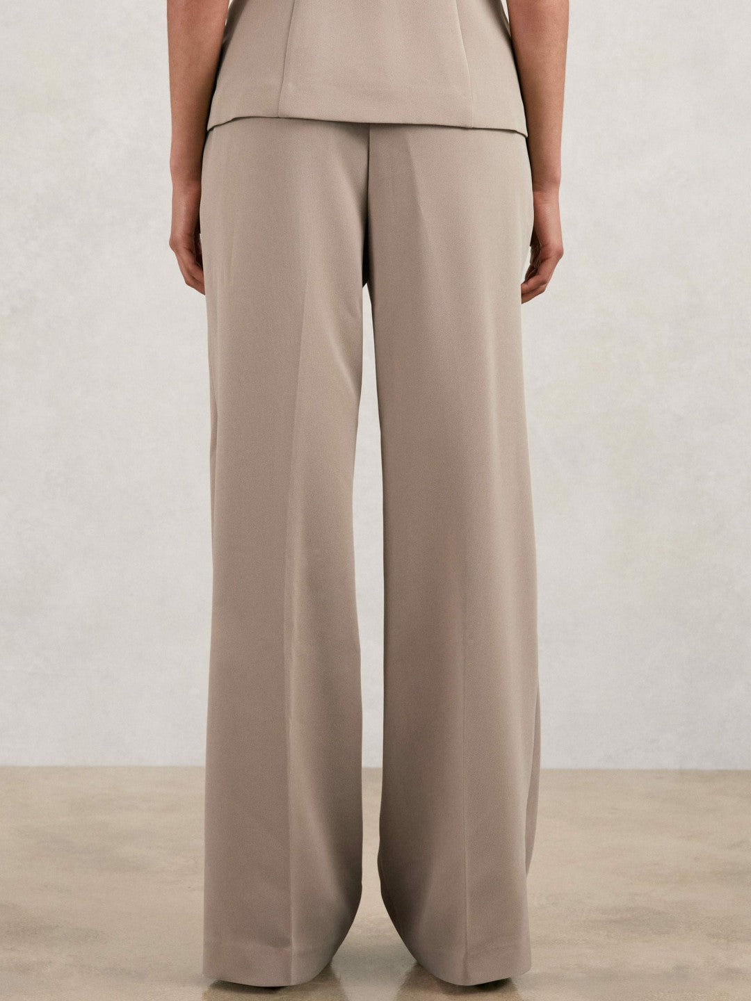 Reiss Offer - Good American Tailored Trousers in Beige