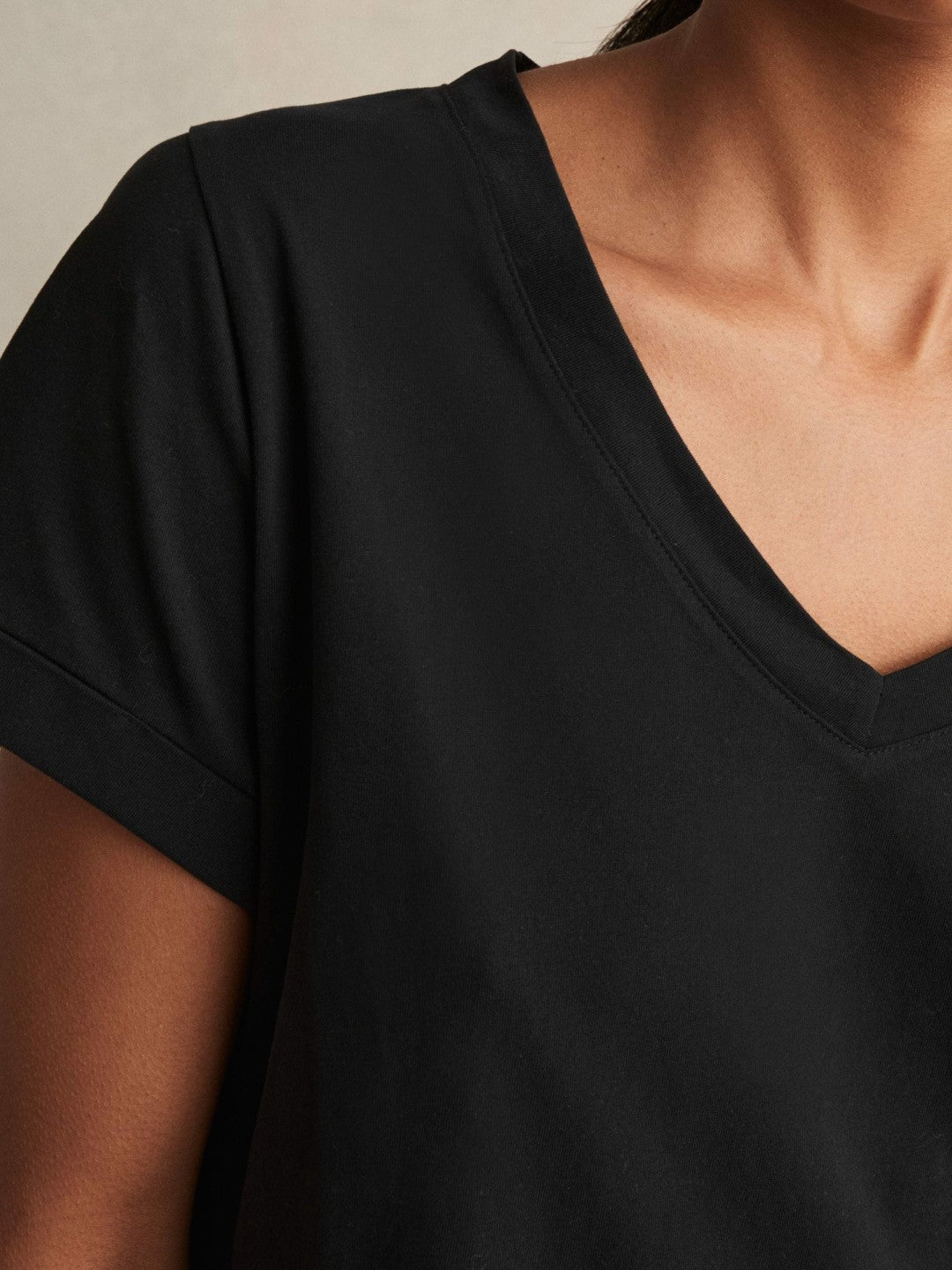 Reiss Best Seller - Brushed-Cotton V-Neck T-Shirt in Black