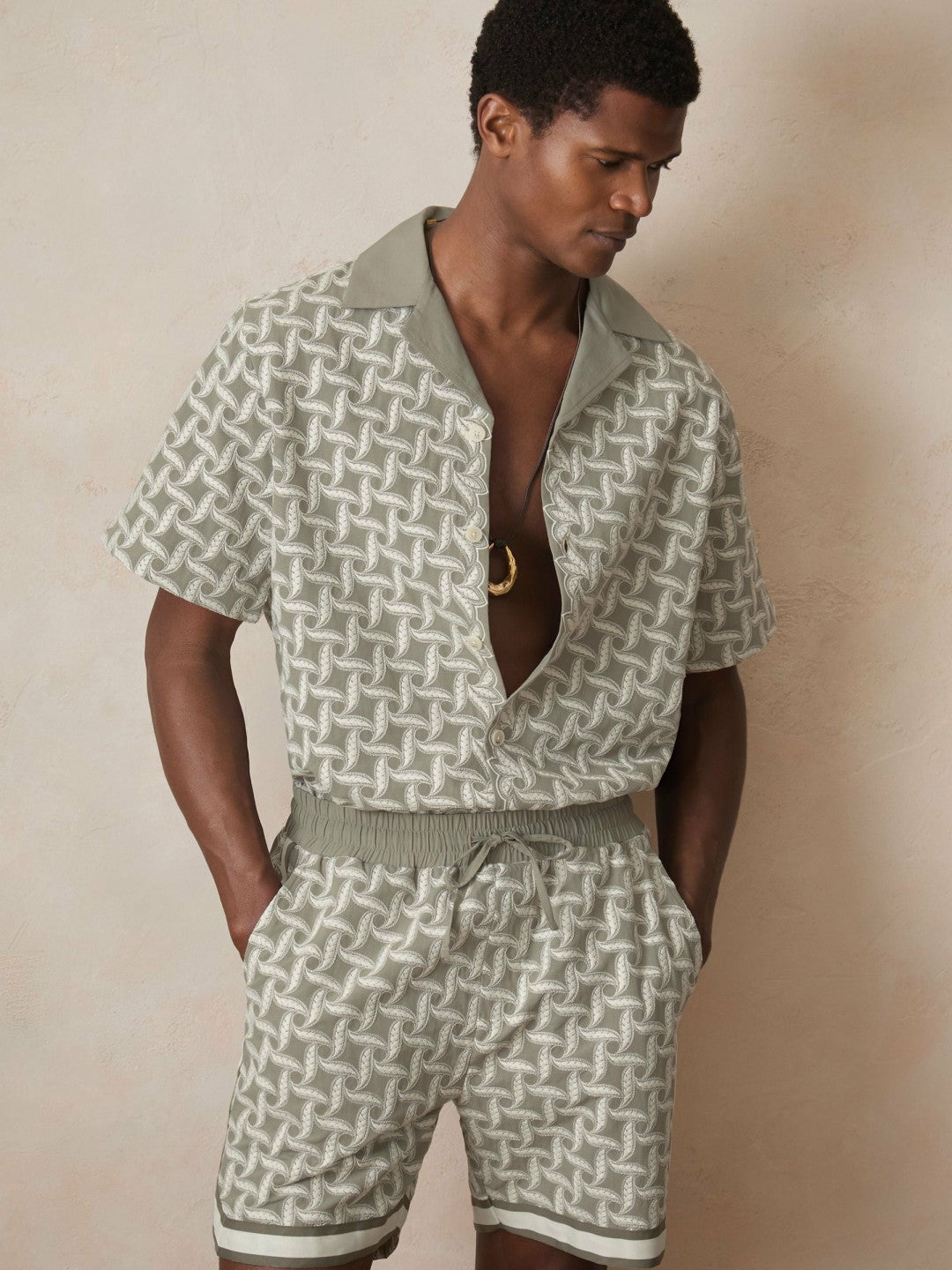Reiss Popular Choice - | Ché Motif-Embroidered Shirt in Sage/White