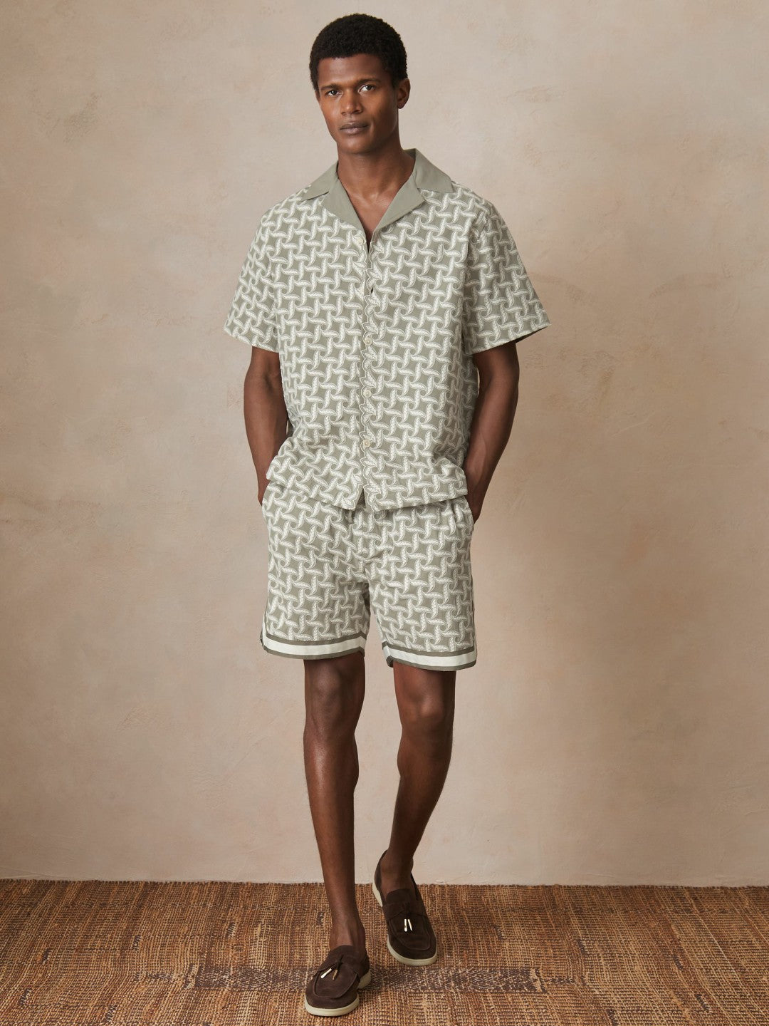 Reiss Popular Choice - | Ché Motif-Embroidered Shirt in Sage/White