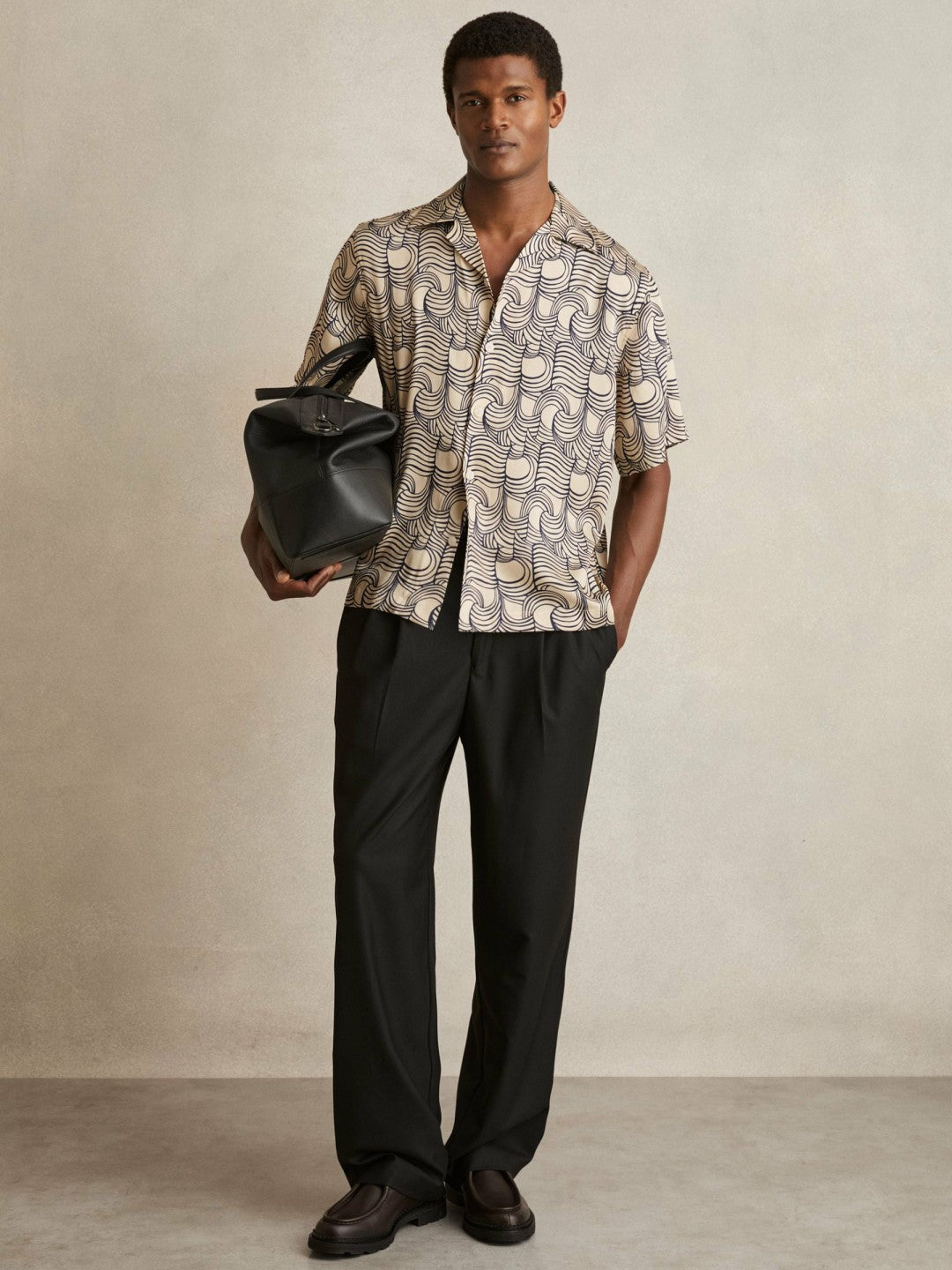 Reiss Wave Print Cuban Collar Shirt in Off White/Navy