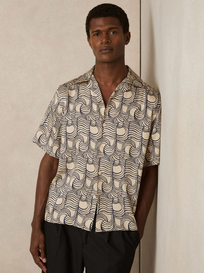 Reiss Wave Print Cuban Collar Shirt in Off White/Navy